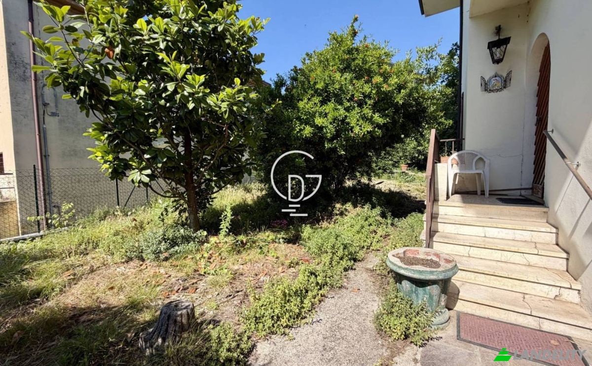 Investing/Development for Sale Via Vittorio Veneto, 25015 Desenzano del Garda BS, Desenzano del Garda, Province of Brescia, Lombardy, Italy. Photo 6