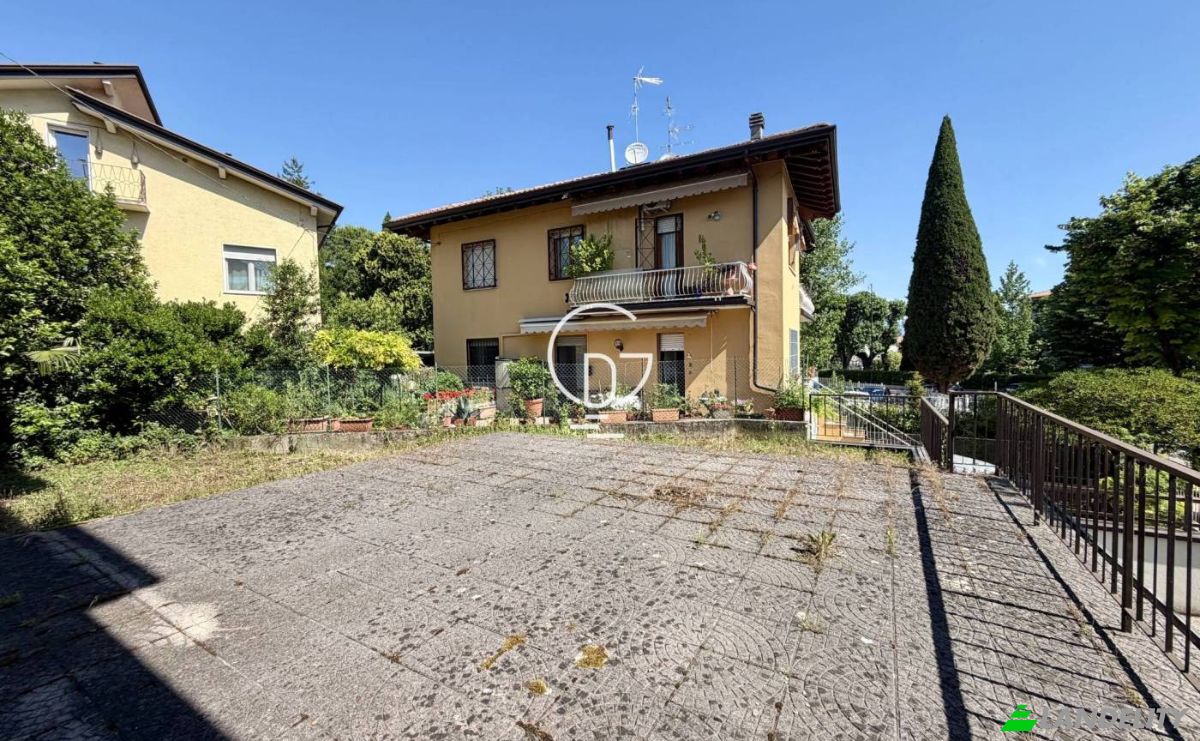 Investing/Development for Sale Via Vittorio Veneto, 25015 Desenzano del Garda BS, Desenzano del Garda, Province of Brescia, Lombardy, Italy. Photo 7