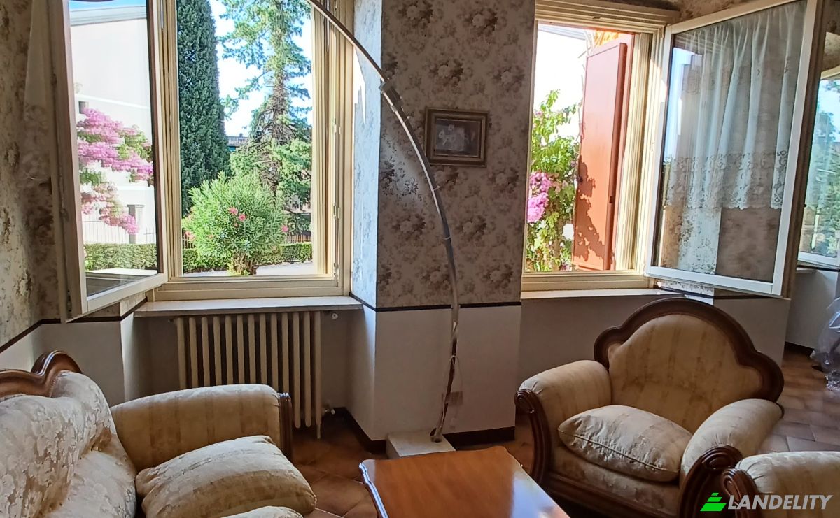 Apartment for Sale Via Roma, 25083 Gardone Riviera BS, Gardone Riviera, Province of Brescia, Lombardy, Italy. Photo 8