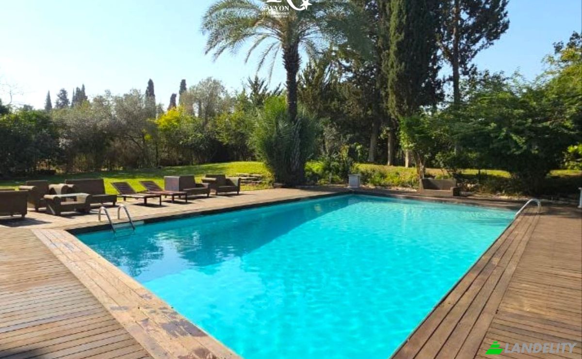 Single Family Home for Sale Mevoot 106, Savyon, Petach Tikva, Center District, Israel. Photo 14