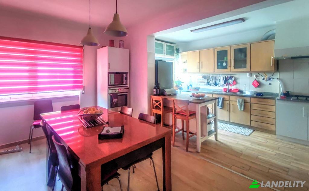 Apartment for Sale da Cruz das Almas, Peniche, Leiria District, Portugal. Photo 2