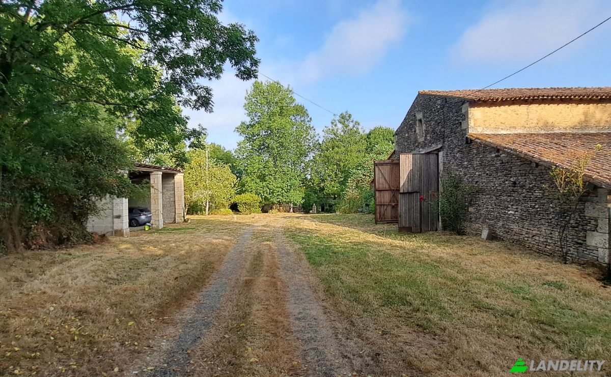 Single Family Home for Sale 1 Rte des Essarts, 79220 Cours, Cours, Deux-Sevres, Nouvelle-Aquitaine, France. Photo 2