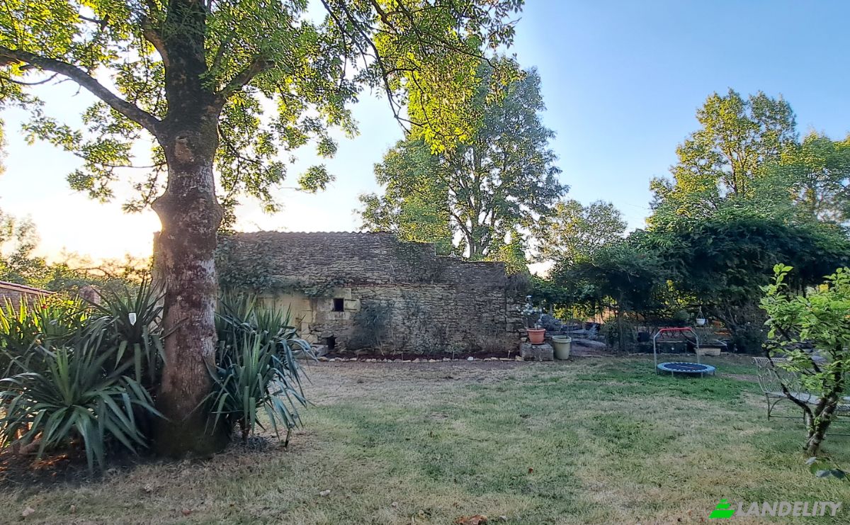Single Family Home for Sale 1 Rte des Essarts, 79220 Cours, Cours, Deux-Sevres, Nouvelle-Aquitaine, France. Photo 5