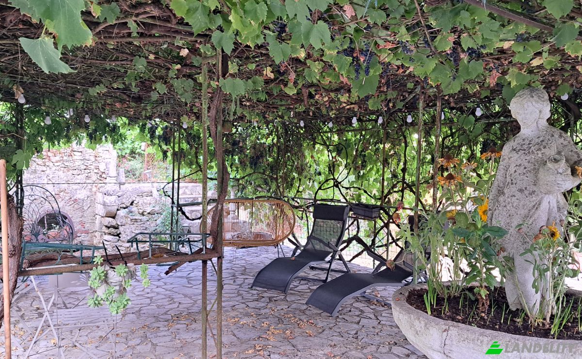 Single Family Home for Sale 1 Rte des Essarts, 79220 Cours, Cours, Deux-Sevres, Nouvelle-Aquitaine, France. Photo 6