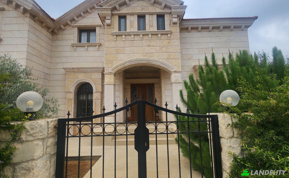 Villa for Sale Gharzouz, Jbeil, Mount Lebanon Governorate, Lebanon. Photo 1