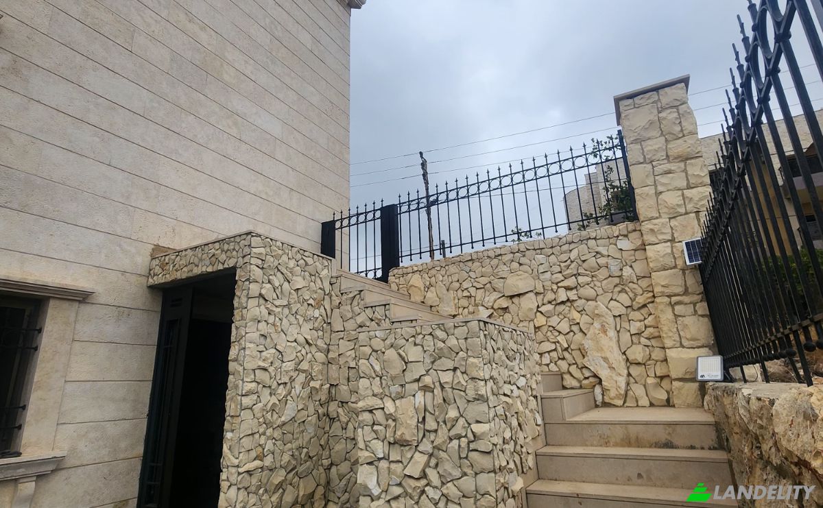 Villa for Sale Gharzouz, Jbeil, Mount Lebanon Governorate, Lebanon. Photo 13