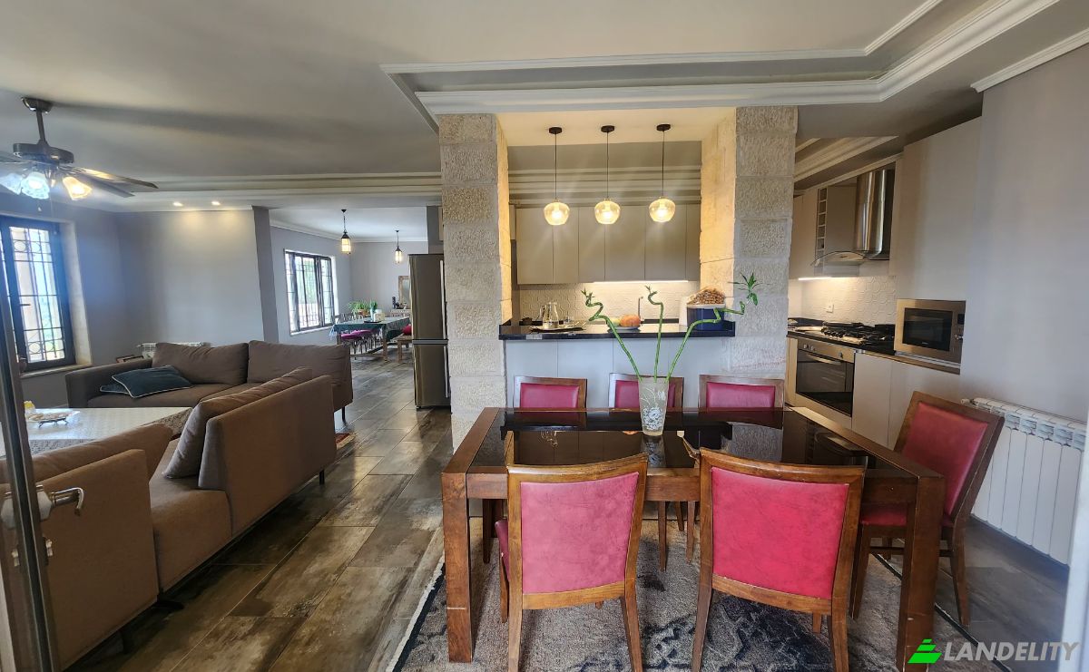 Villa for Sale Gharzouz, Jbeil, Mount Lebanon Governorate, Lebanon. Photo 18
