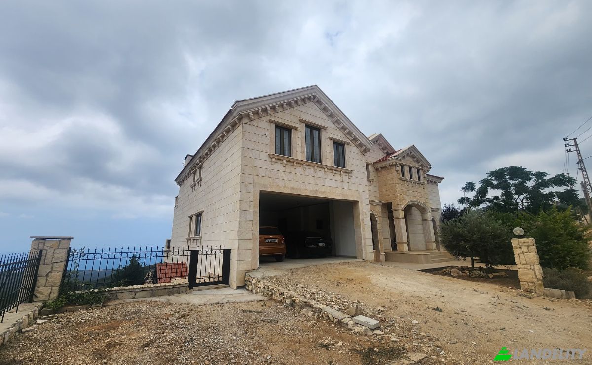 Villa for Sale Gharzouz, Jbeil, Mount Lebanon Governorate, Lebanon. Photo 2