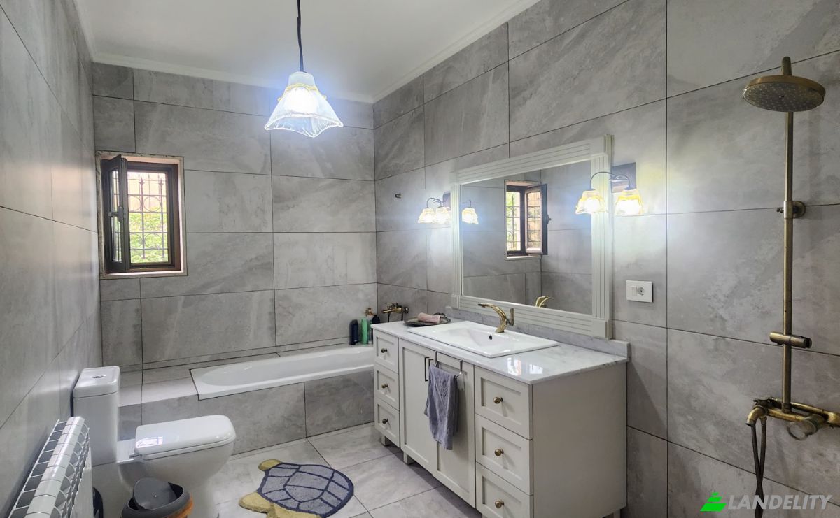 Villa for Sale Gharzouz, Jbeil, Mount Lebanon Governorate, Lebanon. Photo 23