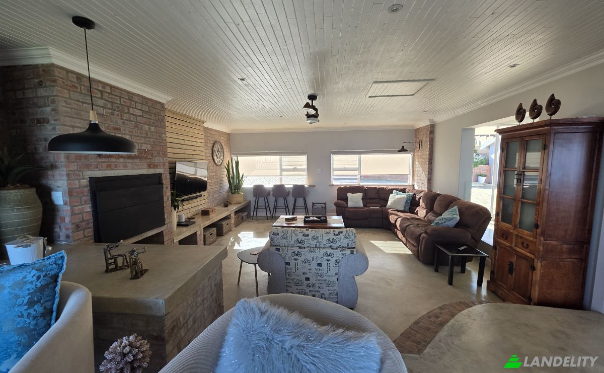 Single Family Home for Sale 42P Mellifera St, Dana Bay, Mossel Bay, Garden Route District Municipality, Western Cape, South Africa, 6510. Photo 9