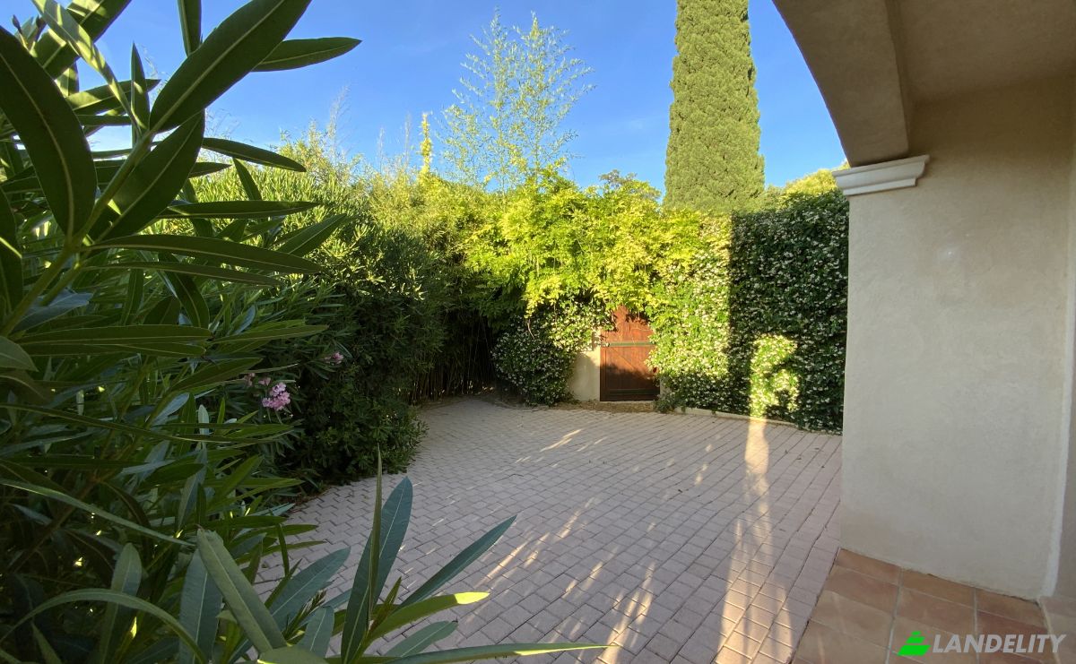 Single Family Home for Sale 489 Chem de la Mauniere, 83400 Hyeres, Hyeres, Var, Provence-Alpes-Cote dAzur, France. Photo 21