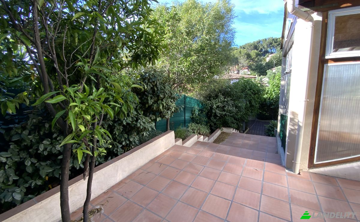 Single Family Home for Sale 489 Chem de la Mauniere, 83400 Hyeres, Hyeres, Var, Provence-Alpes-Cote dAzur, France. Photo 4