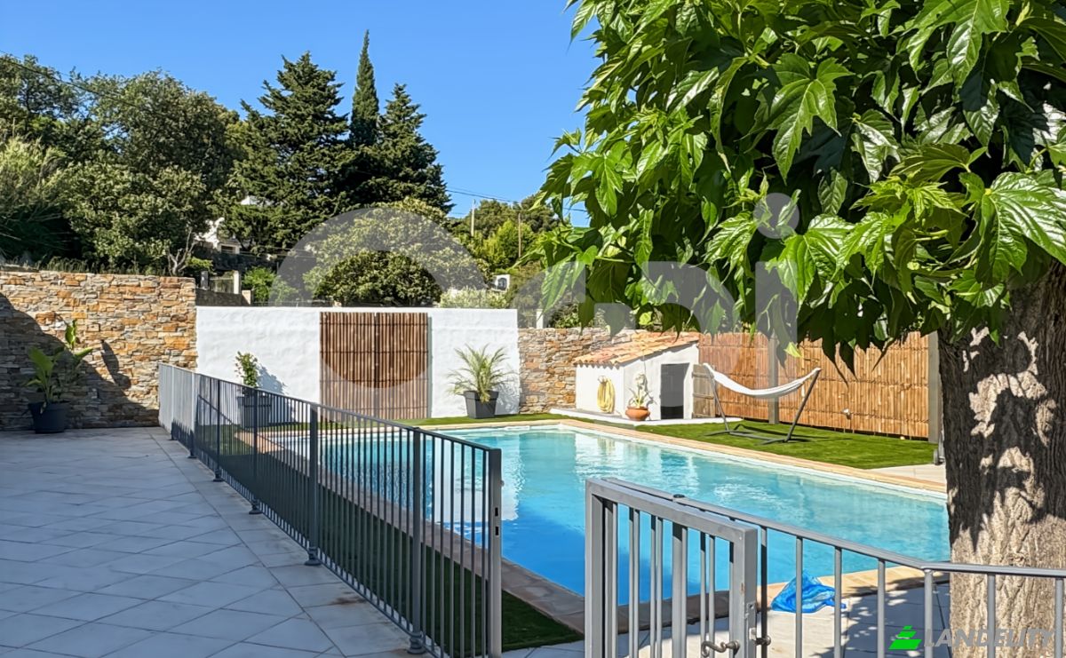 Single Family Home for Sale 513 Chem des Chateaux deau, 83200 Le Revest-les-Eaux, Le Revest-les-Eaux, Var, Provence-Alpes-Cote dAzur, France. Photo 3