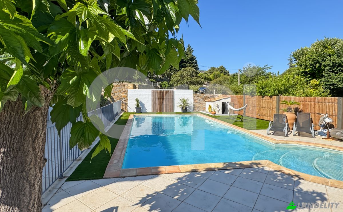 Single Family Home for Sale 513 Chem des Chateaux deau, 83200 Le Revest-les-Eaux, Le Revest-les-Eaux, Var, Provence-Alpes-Cote dAzur, France. Photo 4