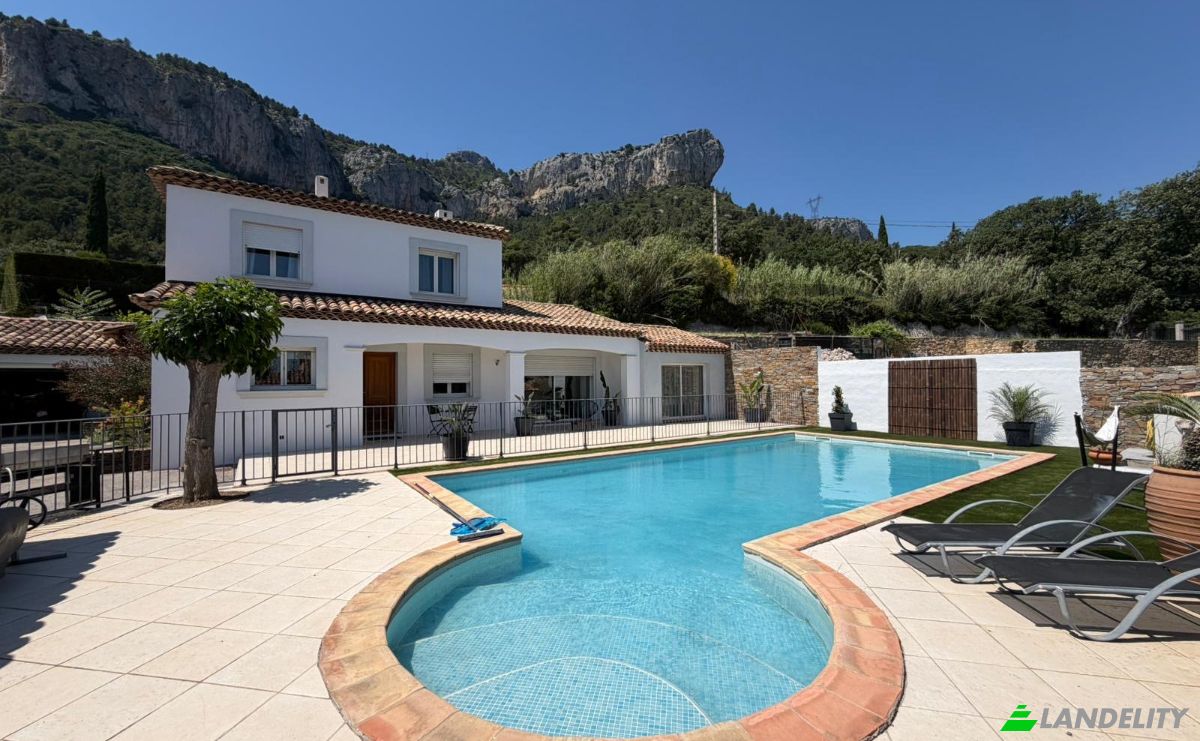 Single Family Home for Sale 513 Chem des Chateaux deau, 83200 Le Revest-les-Eaux, Le Revest-les-Eaux, Var, Provence-Alpes-Cote dAzur, France. Photo 1