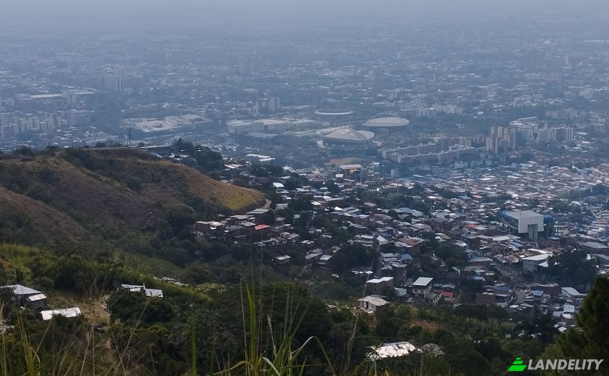 Investing/Development for Sale Via a Cristo Rey, Los Cristales Tejares, Cali, Valle del Cauca, Colombia. Photo 1