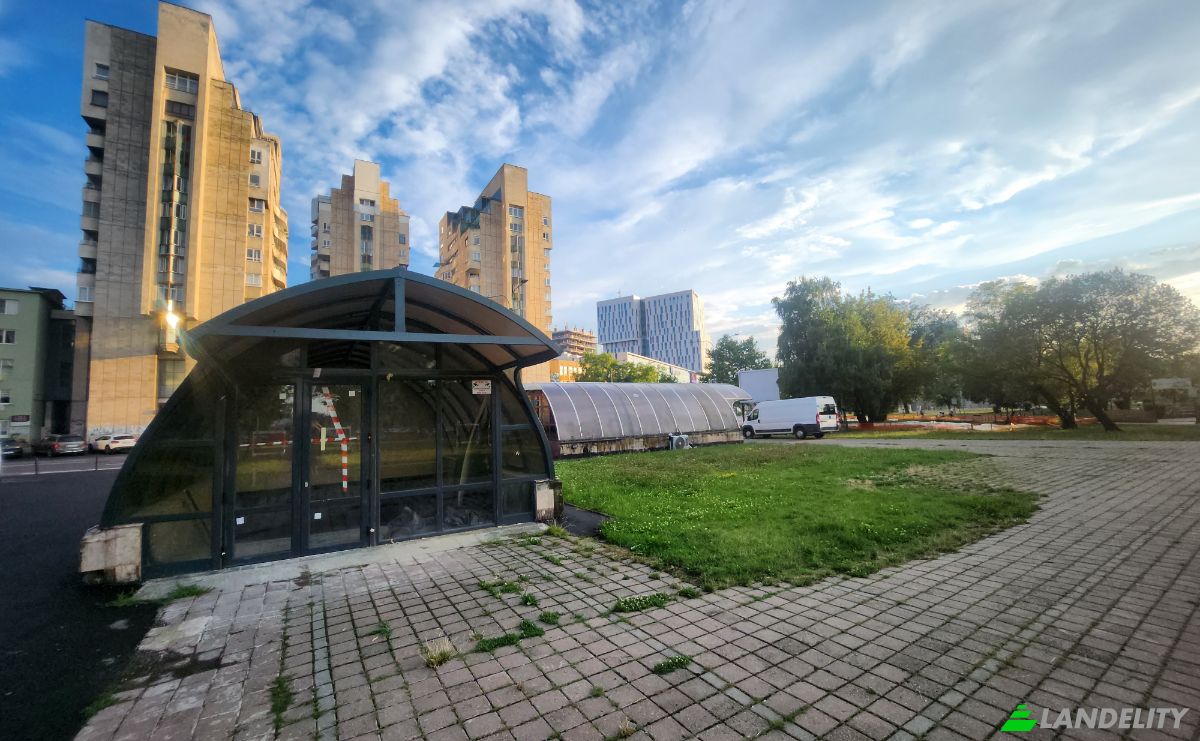 Commercial Building for Sale Bloc C26, Bulevardul 15 Noiembrie 84, 500102 Brasov, Brasov, Romania. Photo 1