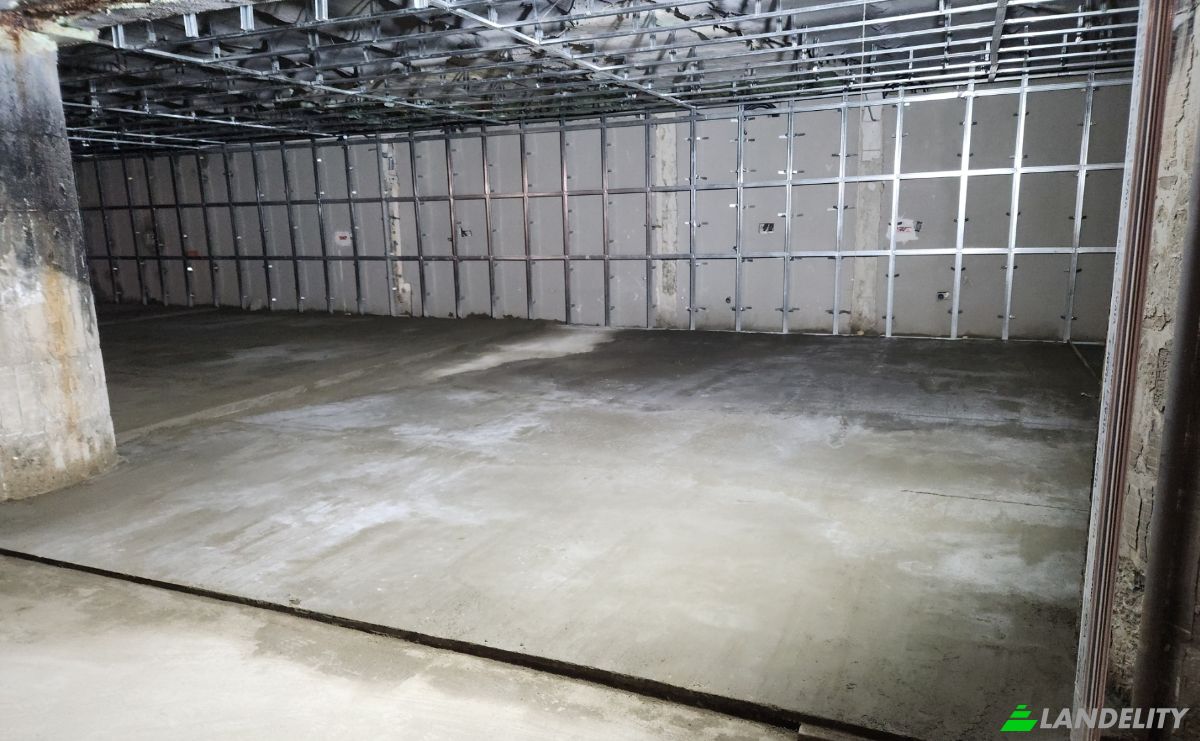 Commercial Building for Sale Bloc C26, Bulevardul 15 Noiembrie 84, 500102 Brasov, Brasov, Romania. Photo 7