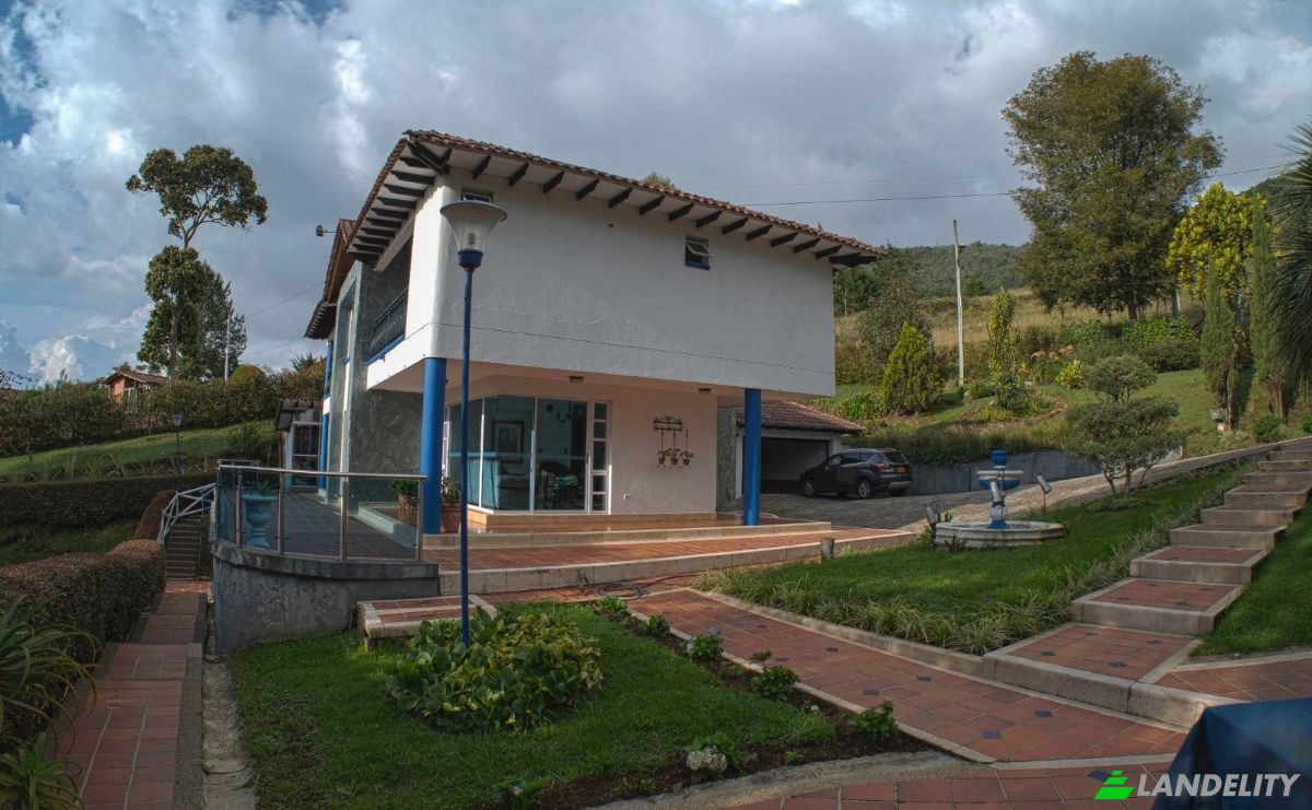 Villa for Sale Santa Elena, Las Mercedes, Medellin, Antioquia, Colombia. Photo 1