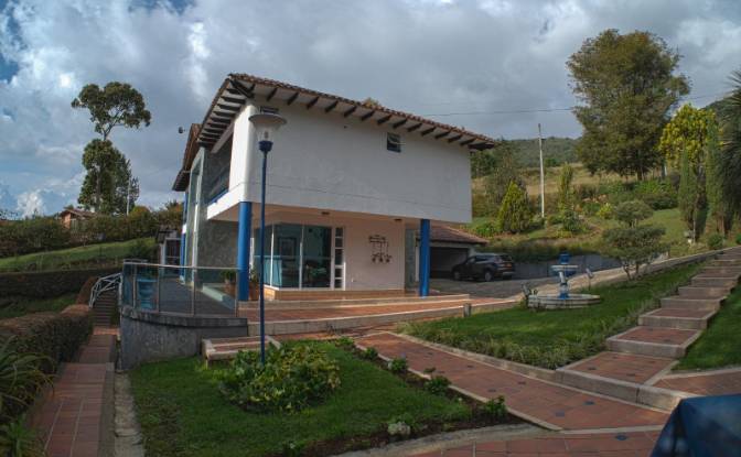 Villa for Sale Santa Elena, Las Mercedes, Medellin. Photo#3 Villa for Sale Santa Elena, Las Mercedes, Medellin. Photo#3