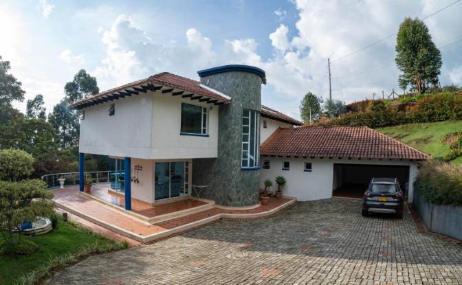 Villa for Sale Santa Elena, Las Mercedes, Medellin. Photo#4 Villa for Sale Santa Elena, Las Mercedes, Medellin. Photo#4
