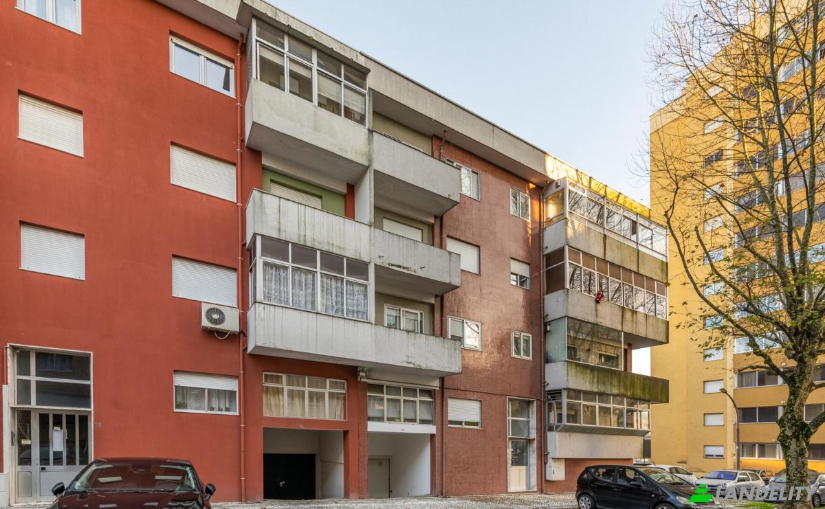 Apartment for Sale R Orfeao de Braga 18, Braga, Portugal. Photo 18