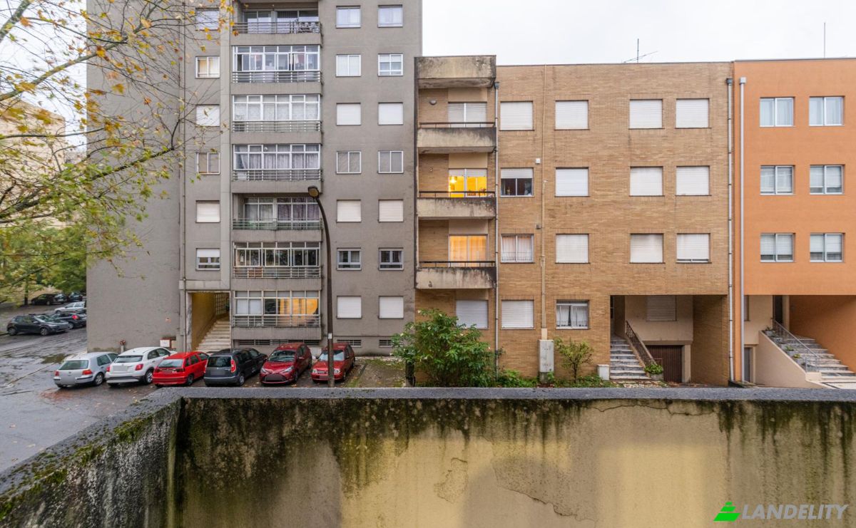 Apartment for Sale R Orfeao de Braga 18, Braga, Portugal. Photo 8