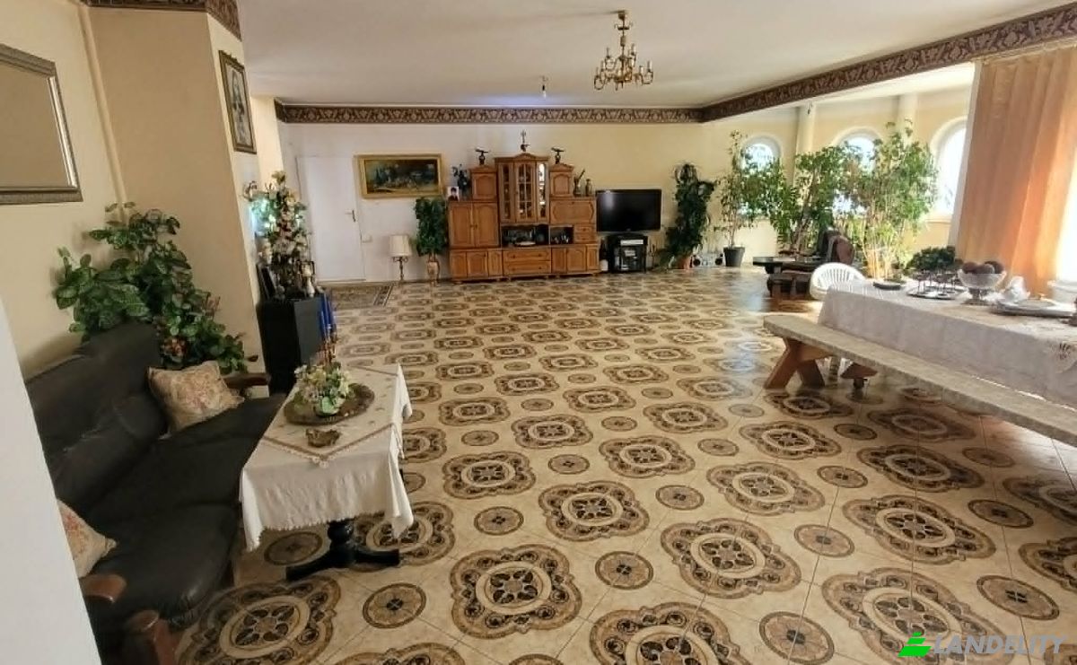 Mansion for Sale Kujawska 55, 25-344 Kielce, Kielce, Swietokrzyskie Voivodeship, Poland. Photo 5