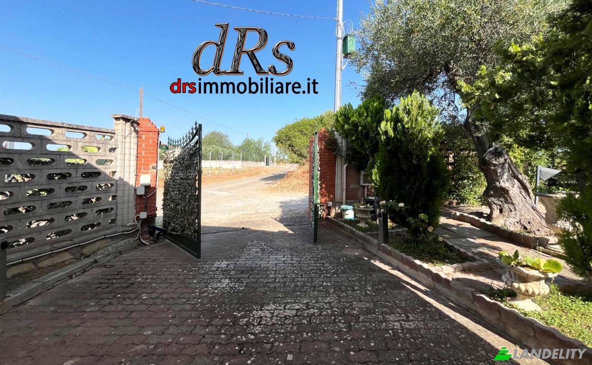 Villa for Sale 75015 Pisticci, Pisticci, Province of Matera, Basilicata, Italy. Photo 3