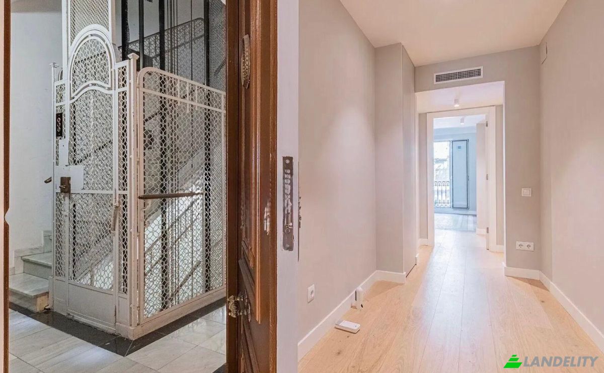 Apartment for Sale Carrer de Bergara, Eixample, Barcelona, Catalonia, Spain. Photo 2