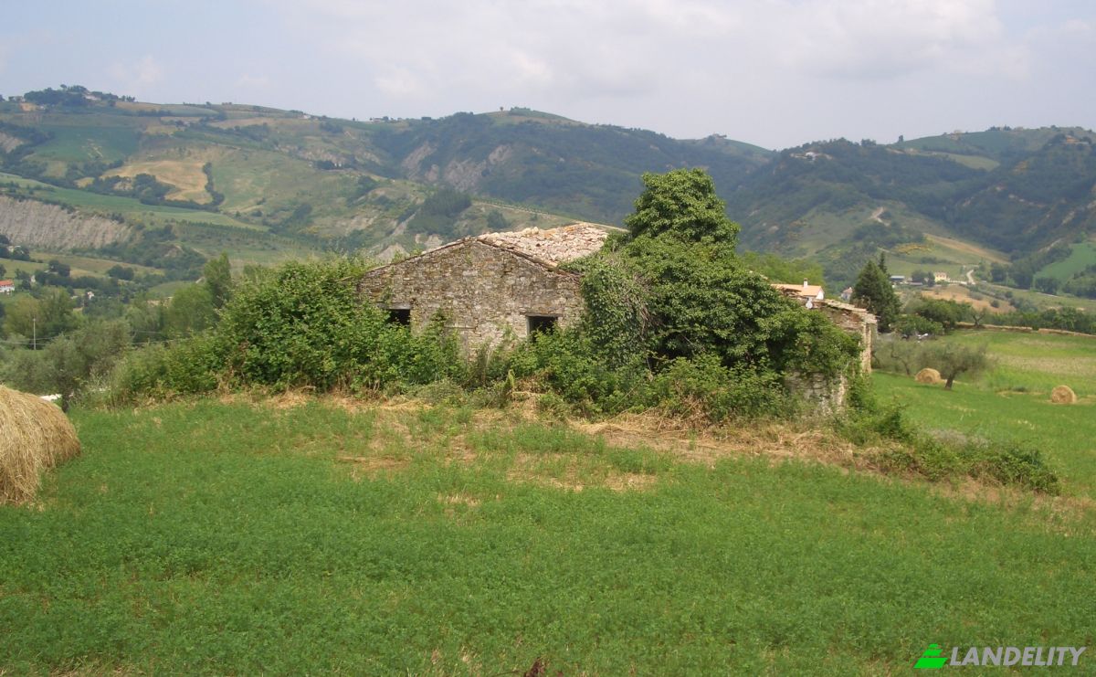 Land Lot for Sale 64034 Castiglione Messer Raimondo TE, Castiglione Messer Raimondo, Province of Teramo, Abruzzo, Italy. Photo 1