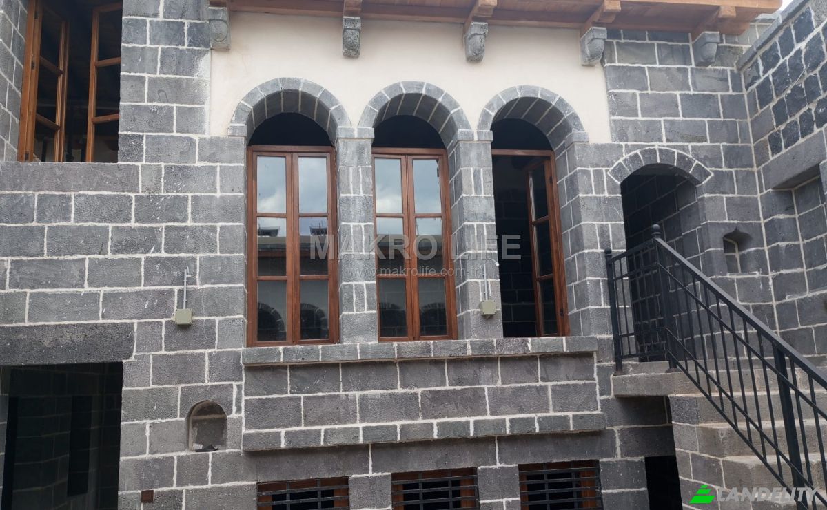 Commercial Building for Sale Hasirli, Karababa Sk No:25, 21200 Sur Diyarbakir, Diyarbakir, Sur, Turkiye. Photo 2