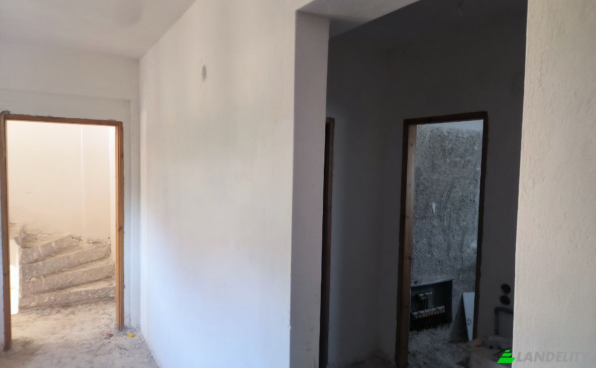 Triplex for Sale Agiou Vlasiou 13, Nea Makri 190 05, Nea Makri, Attica, Decentralized Administration of Attica, Greece. Photo 9