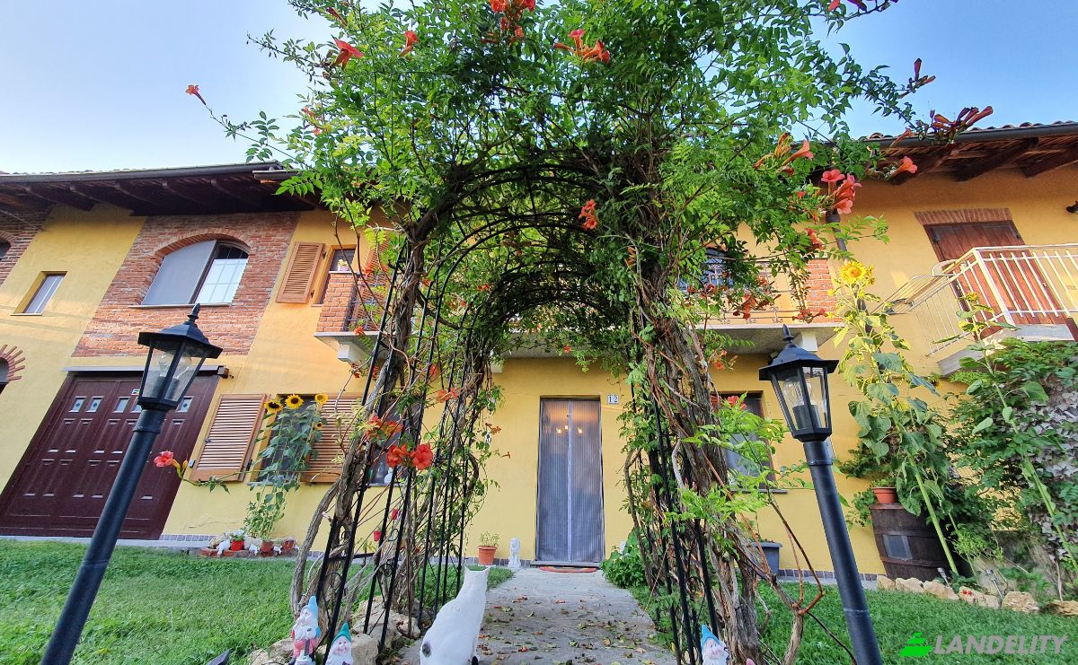 Single Family Home for Sale Strada Bricco Miglino, Montafia, Province of Asti, Piedmont, Italy, At 14014, 14014 Montafia AT. Photo 11