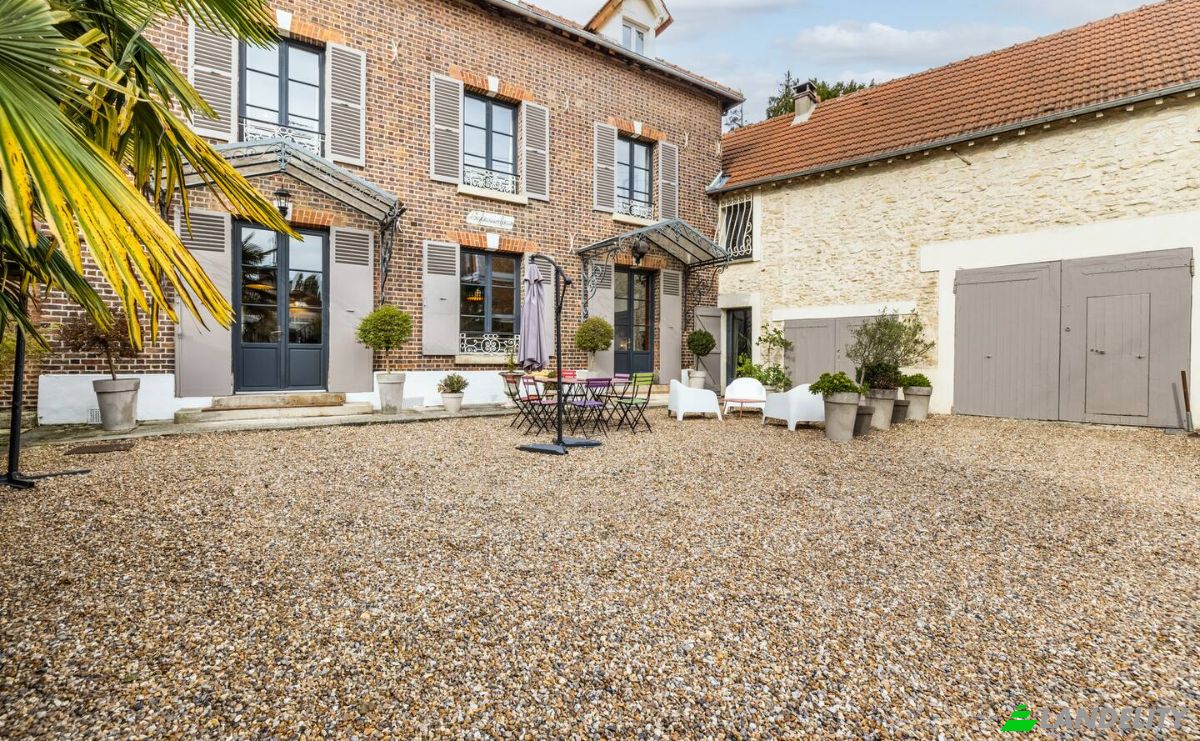 Single Family Home for Sale 66 Rue de la Republique, 78650 Beynes, Beynes, Yvelines, Ile-de-France, France. Photo 14