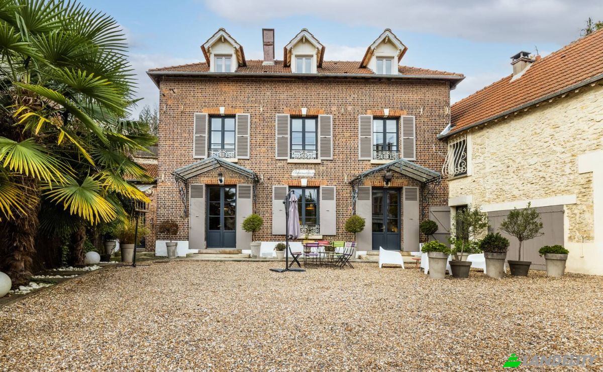 Single Family Home for Sale 66 Rue de la Republique, 78650 Beynes, Beynes, Yvelines, Ile-de-France, France. Photo 16
