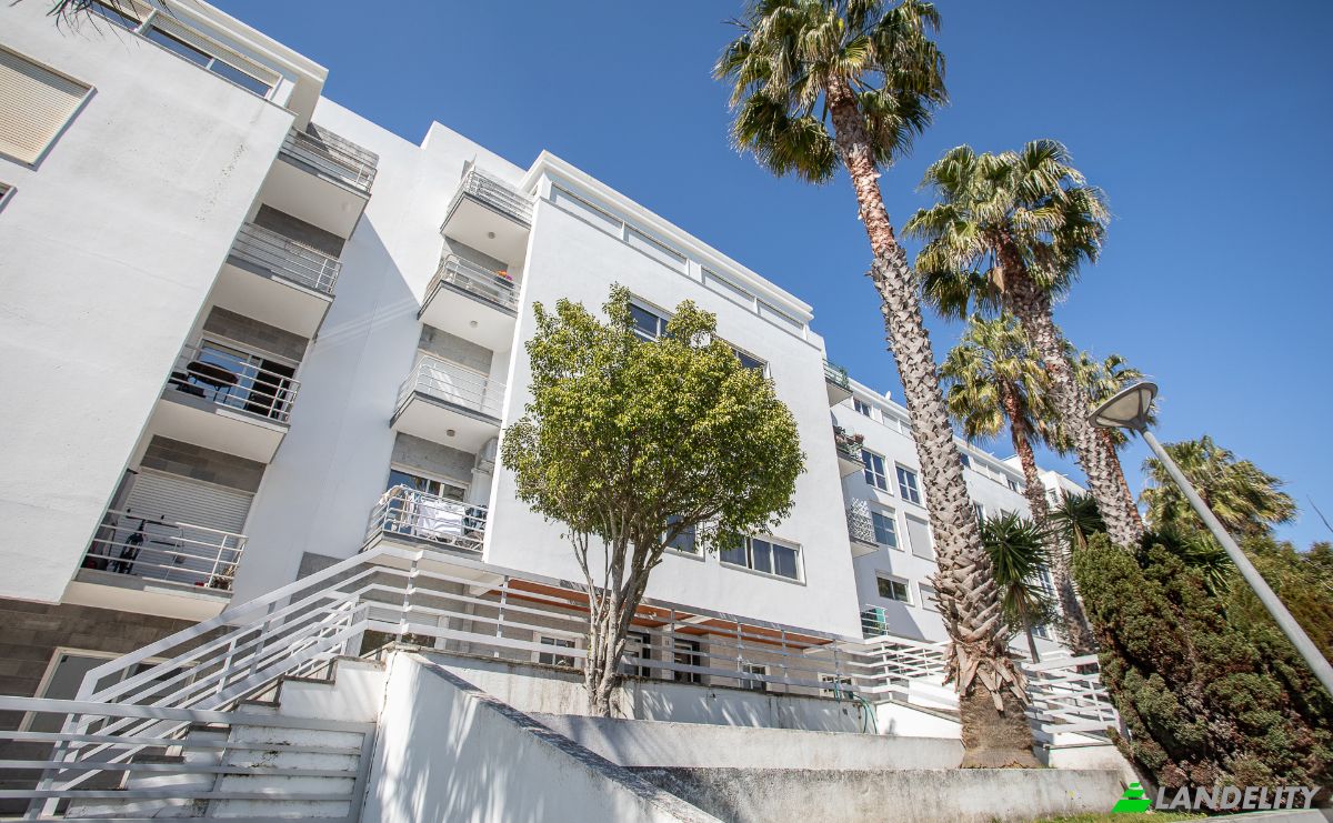 Apartment for Sale R Elisiario Carvalho 11, Paco de Arcos, Oeiras, Lisbon, Portugal. Photo 2