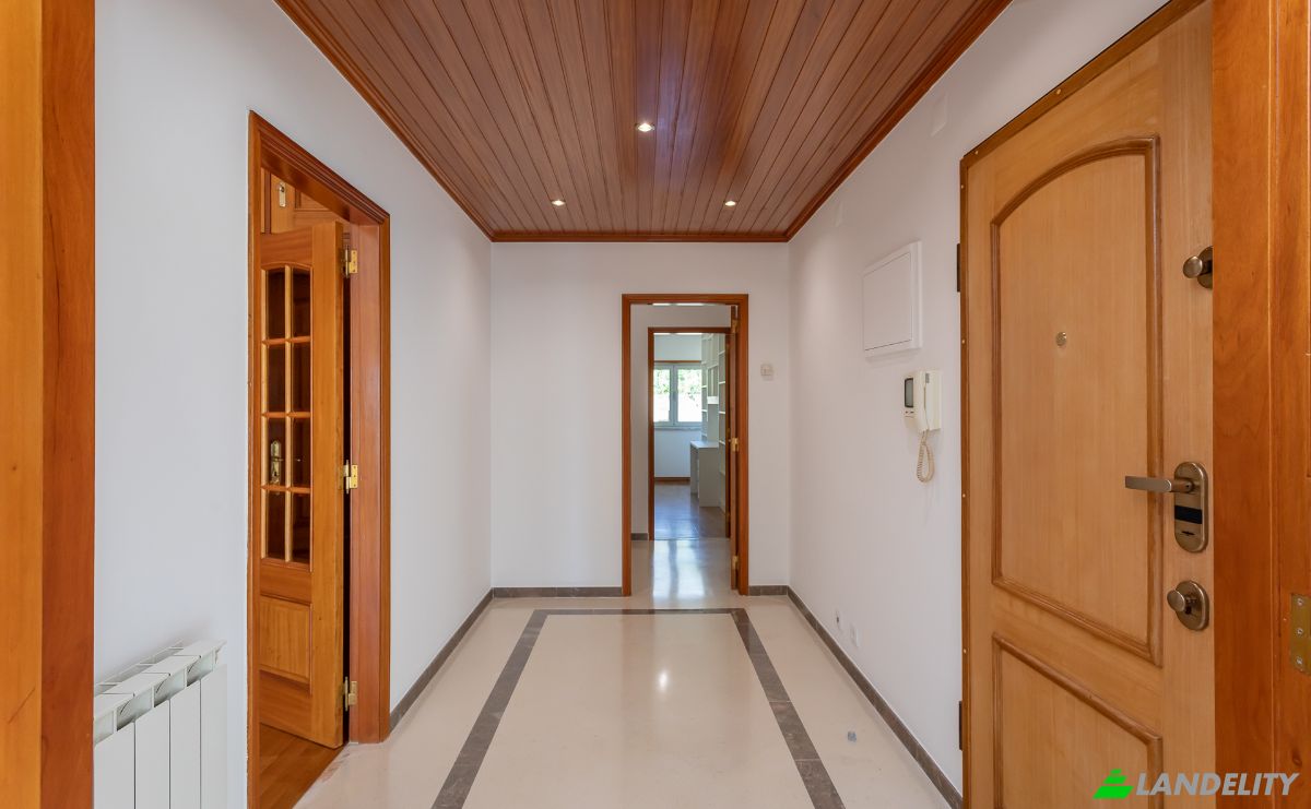 Apartment for Sale R Elisiario Carvalho 11, Paco de Arcos, Oeiras, Lisbon, Portugal. Photo 6