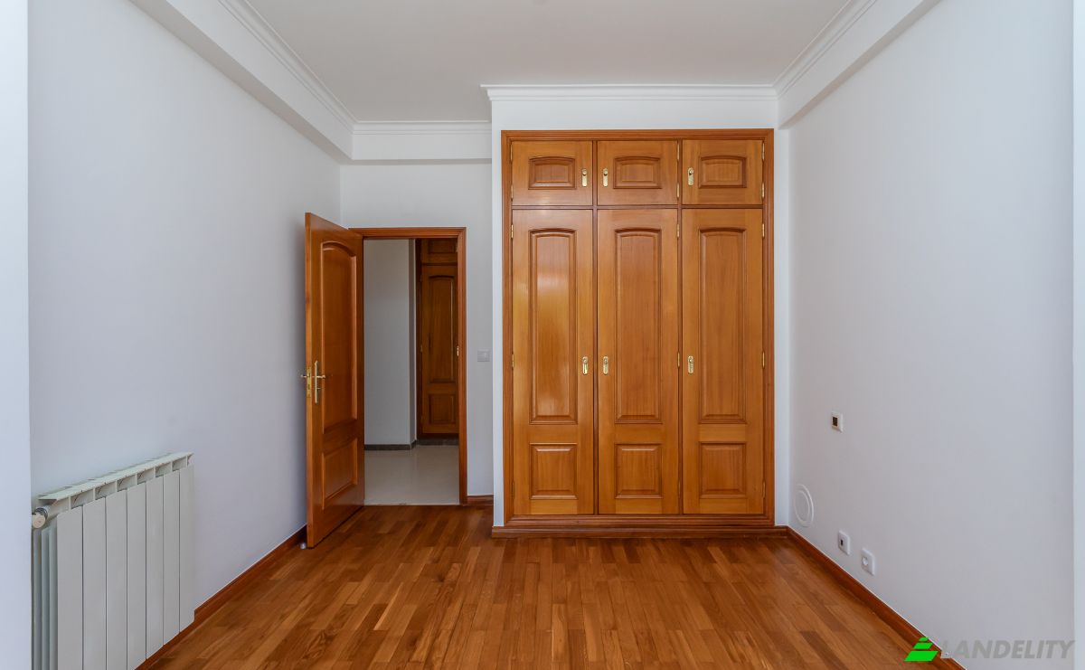 Apartment for Sale R Elisiario Carvalho 11, Paco de Arcos, Oeiras, Lisbon, Portugal. Photo 9