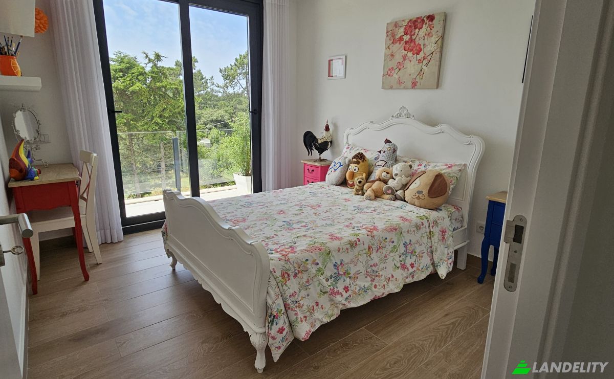 Single Family Home for Sale R Principal 14, Alfeizerao, Alcobaca, Leiria District, Portugal. Photo 10