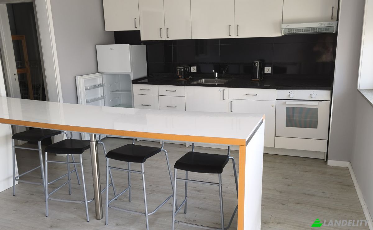 Apartment for Sale R da Azenha 263, 4200-110 Porto, Porto, Porto District, Portugal. Photo 1