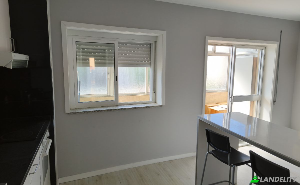 Apartment for Sale R da Azenha 263, 4200-110 Porto, Porto, Porto District, Portugal. Photo 16