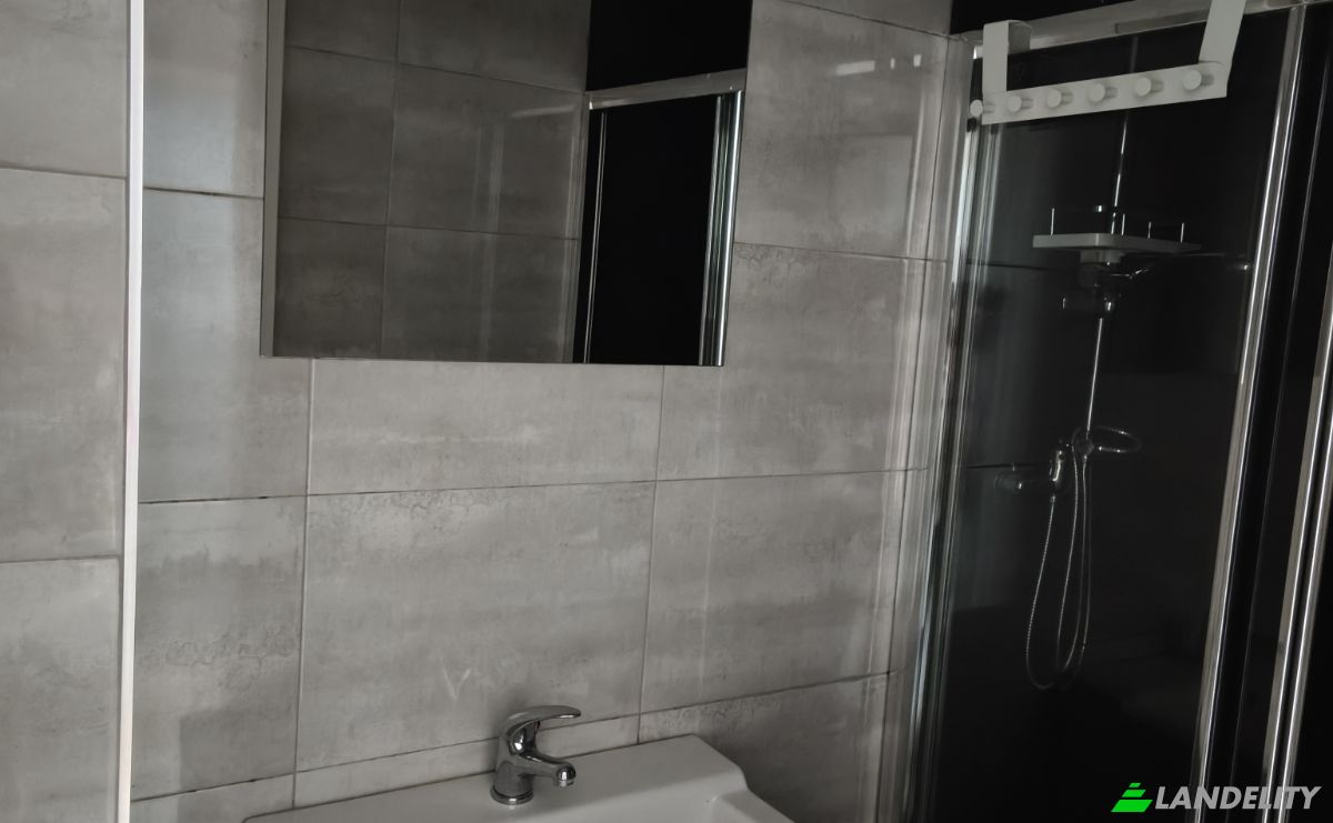 Apartment for Sale R da Azenha 263, 4200-110 Porto, Porto, Porto District, Portugal. Photo 6