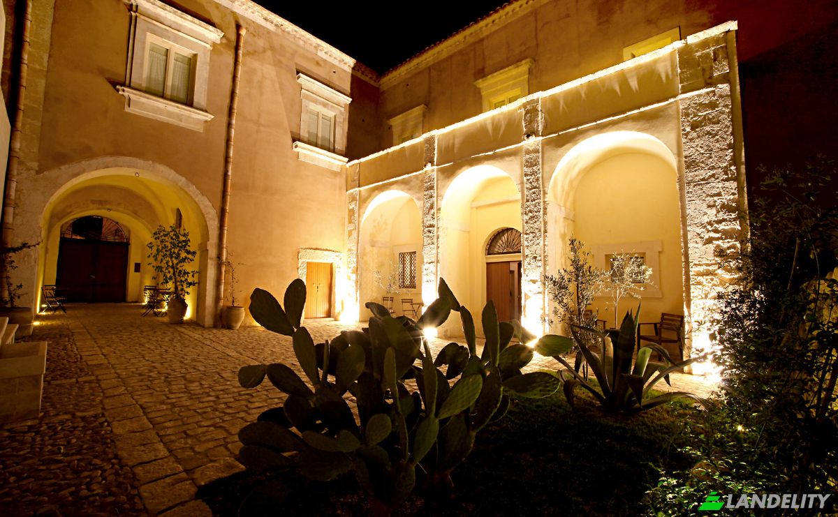 Mansion for Sale Via Meli, 97014 Ispica RG, Ispica, Free municipal consortium of Ragusa, Sicily, Italy. Photo 3