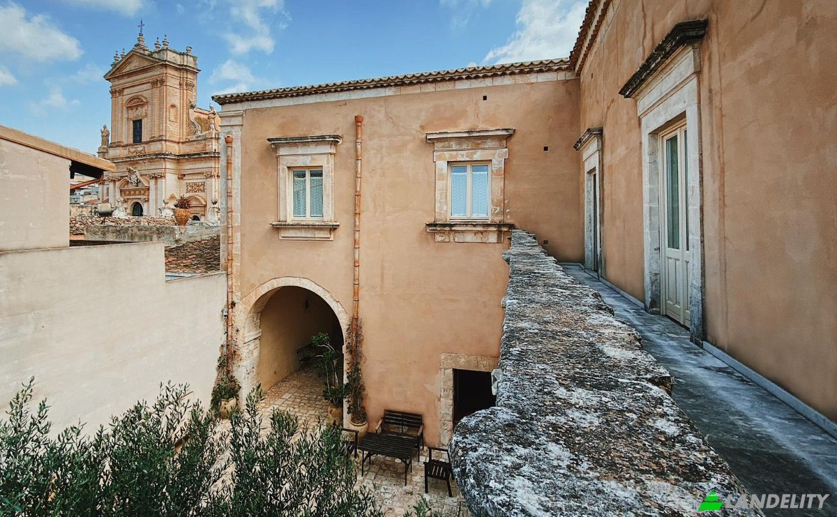 Mansion for Sale Via Meli, 97014 Ispica RG, Ispica, Free municipal consortium of Ragusa, Sicily, Italy. Photo 9