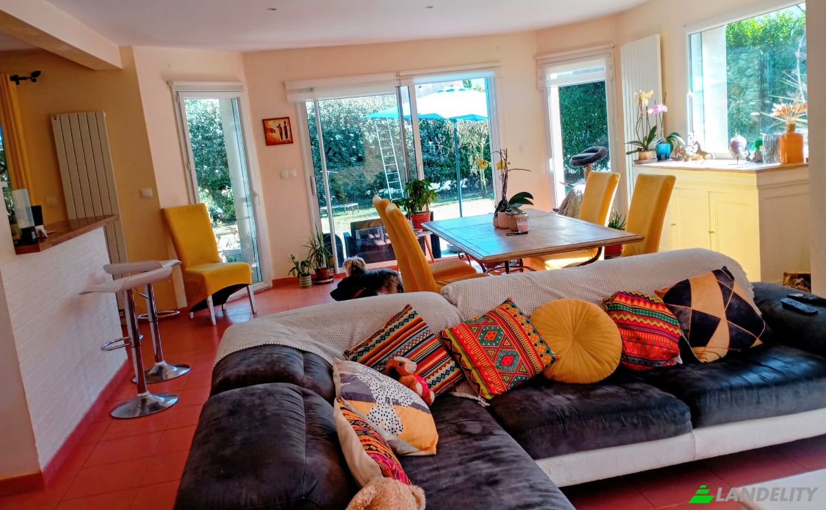 Villa for Sale 16 Rue des Courlis, 35350 Saint-Meloir-des-Ondes, Saint-Meloir-des-Ondes, Ille-et-Vilaine, Brittany, France. Photo 10