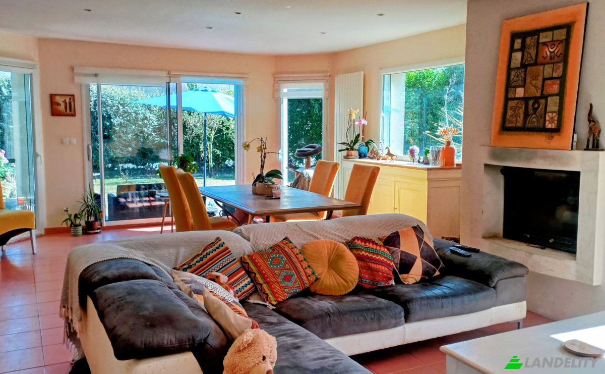 Villa for Sale 16 Rue des Courlis, 35350 Saint-Meloir-des-Ondes, Saint-Meloir-des-Ondes, Ille-et-Vilaine, Brittany, France. Photo 13