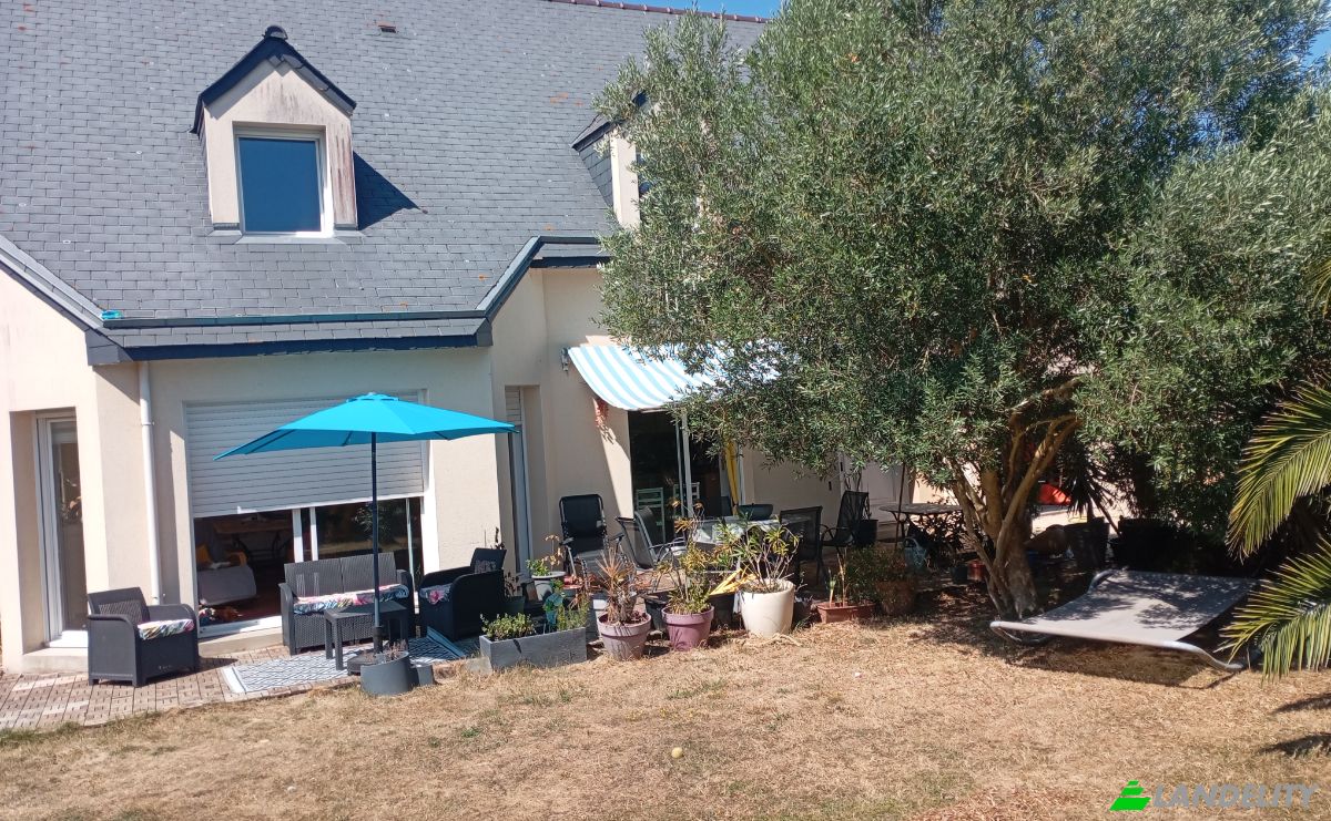 Villa for Sale 16 Rue des Courlis, 35350 Saint-Meloir-des-Ondes, Saint-Meloir-des-Ondes, Ille-et-Vilaine, Brittany, France. Photo 1