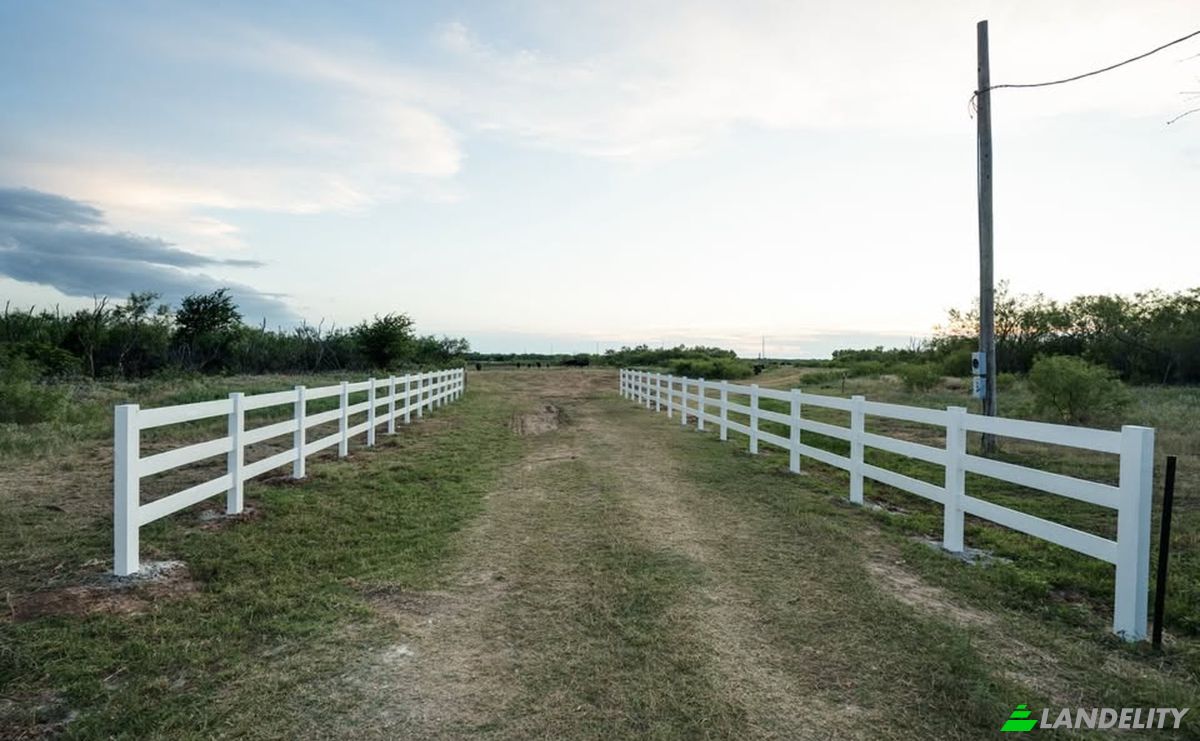 Land Lot for Sale 7231-6839 TX-79, Dean, TX 76305, USA, Cashion Community, Clay County, Texas, United States. Photo 2