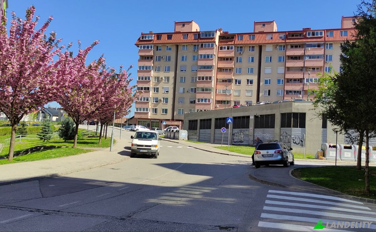 Apartment for Sale Trg Grada Prato, Sarajevo 71000, Sarajevo, Sarajevo Canton, Federation of Bosnia and Herzegovina, Bosnia and Herzegovina. Photo 2